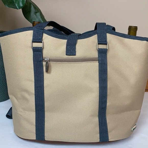 Picnic Time Wine Insulated Tote, Corkscrew, Cheese Knife and Board - Picture 5 of 10